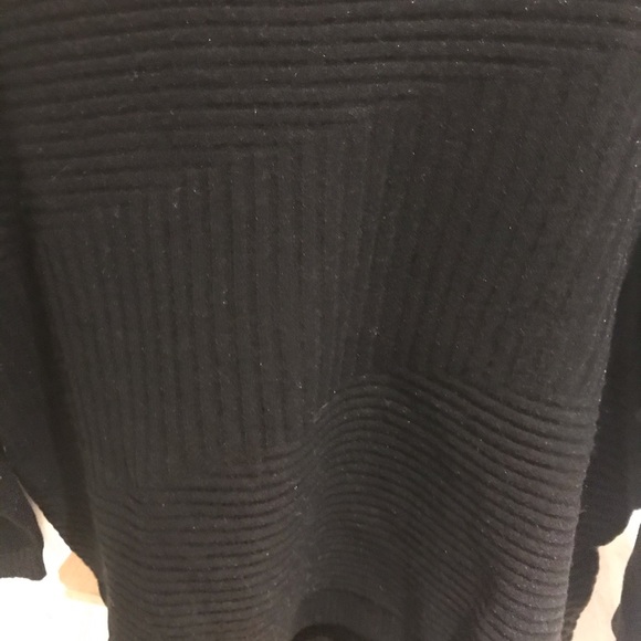 Black long sleeve crew neck sweater - Picture 3 of 3